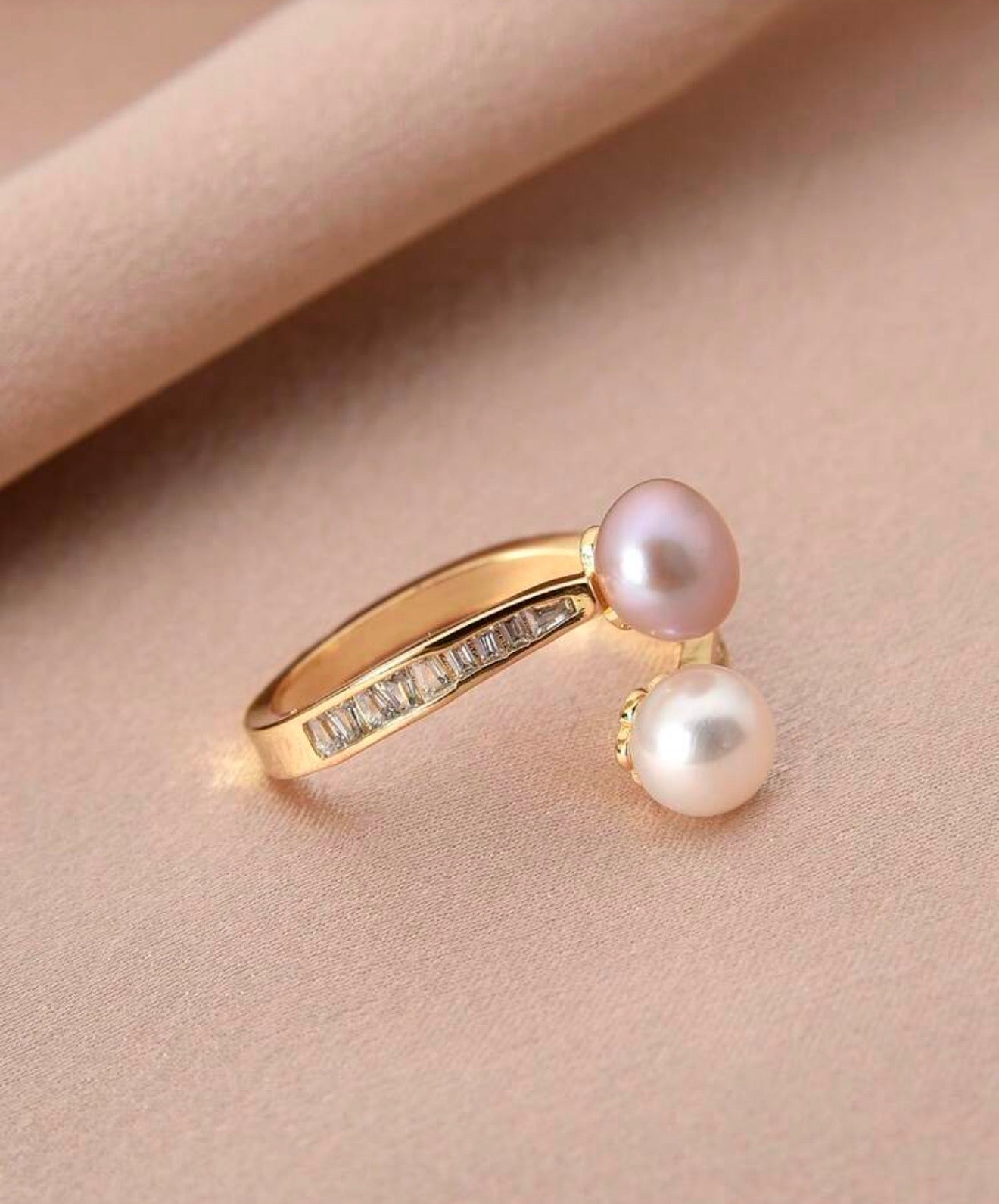 Twins ring